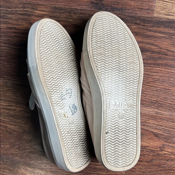 MIA Women's Soft Pink Slip On Sneakers with Ruched Design | Slip on Sneakers - Picture 6 of 6